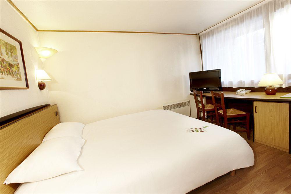 Hotel Campanile Strasbourg Aeroport Lingolsheim Экстерьер фото
